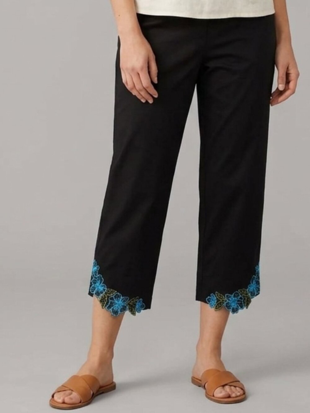 Ruby Rd Floral Embroidered Cotton Capris (I: 23”)